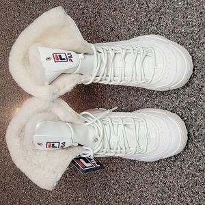 New Women's FILA Disruptorr  Shearling Boots - Beige